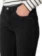 Stentvttad jeans i Jane-modell. Svart