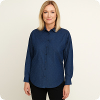 Nu �r vi ig�ng med �rets stora vinter-rea! En av de senast priss�nkta varorna p� rean �r den h�r chambray-skjortan med sm� strassprickar i tyget. Ordinarie �ros �r 879 kr, men nu p� rean kan du fynda den f�r bara 579 kr!