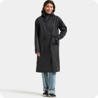 🌧️ Stilren regnkappa f�r sommarens skiftande v�der � tillverkad hos Didriksons 🌧️ Denna eleganta regnkappa fr�n svenska Didriksons �r ett perfekt val f�r dig som vill kombinera funktion och stil i dina damkl�der. Med sin moderna design och tidl�sa m�rkbl� f�rg �r den lika snygg i stadsmilj� som under promenader i naturen. En regnkappa som h�ller dig torr samtidigt som du beh�ller en stilren look � �ven n�r sommarens v�der �verraskar.  Regnkappan �r i modellen Melinda och finns i tv� f�rger. N�r du best�ller den hos Joolin skickas den snabbt och med fri frakt till dig!